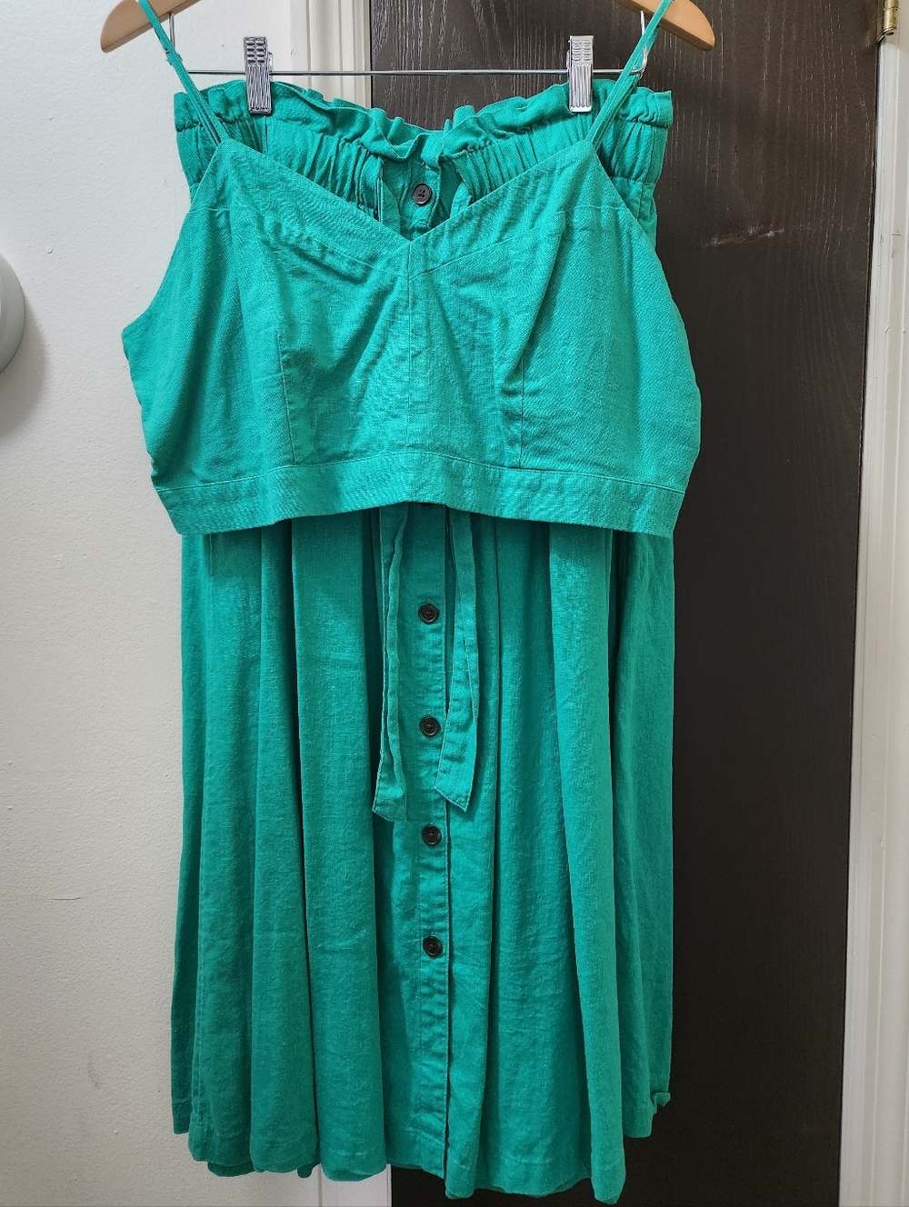 Universal Thread Green Crop Top